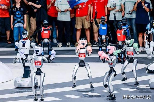 一落千丈！人形机器人订单35亿，交付不足千台，尴尬生意谁买单？