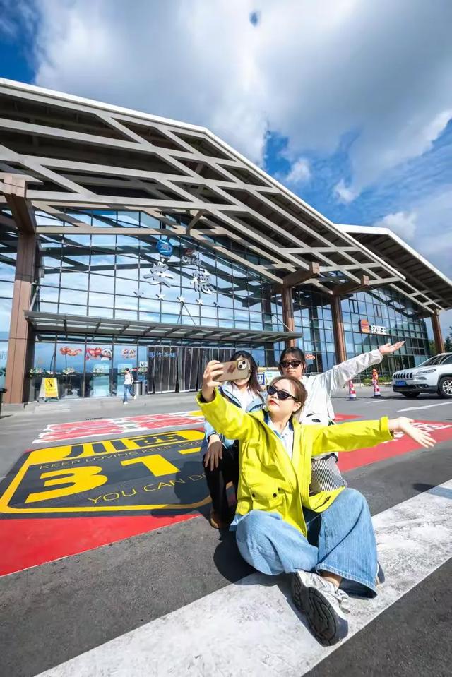 秋假追雪毕棚沟,没想到被安德服务区圈粉了!