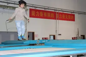 在郑州长大的5岁印度萌娃，创造了跳绳吉尼斯世界纪录→图片