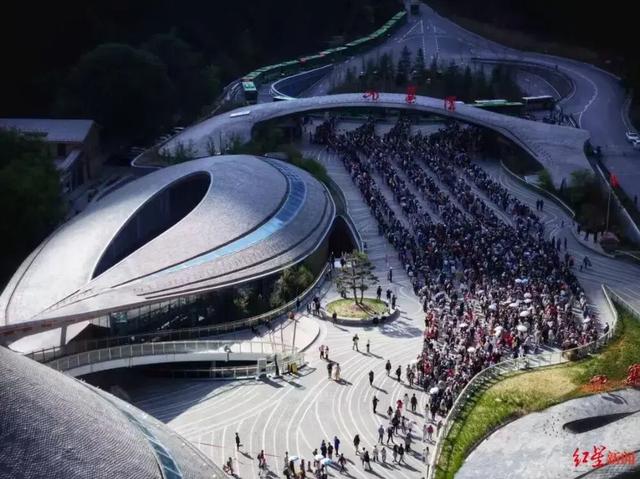 第一个发现九寨沟烤肠的人，绝对是天才