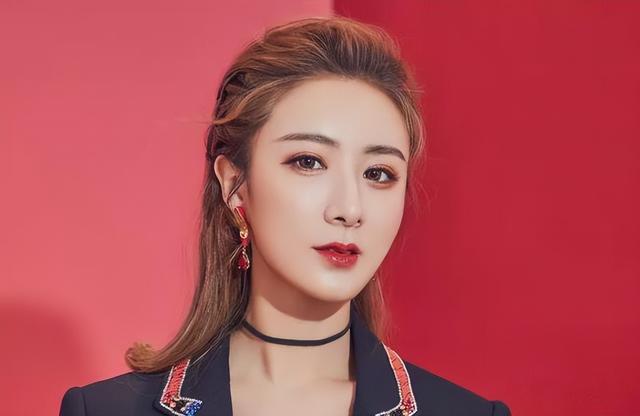 国家动真格了！封杀大批网红，原因全一致，网友：他们吃相太难看