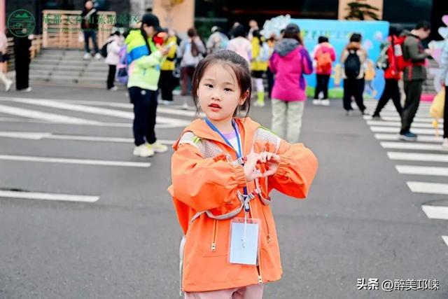 放春秋假啦！成都天台山旅游景区免门票→