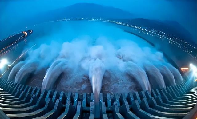 三峡大坝“账本”出炉：运行了20余年，当初2500亿投入回本了吗？