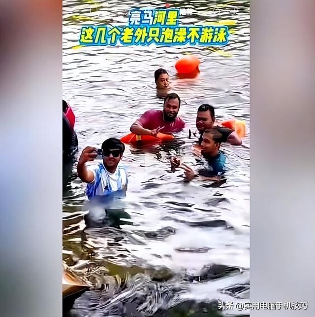 印度游客疯狂涌入中国，在庐山搓澡、打肥皂！景区把老外放纵坏了