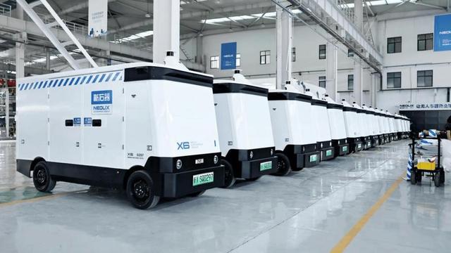 2025里程碑，无人配送首现盈利，新玩家要闯三道硬关