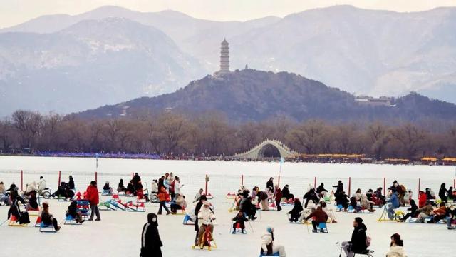 2026年第一场雪！颐和园美成了“雪中冰嬉图”