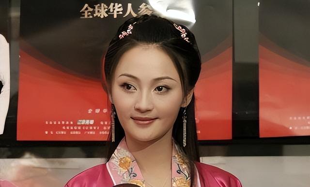 从“万人捧”到“万人嫌”，4位声誉一落千丈的女星，到底冤不冤