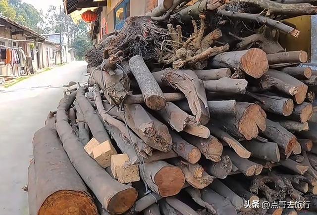 成都被冷落的古场镇，停留在70年前，附近美食诱人被严重低估！