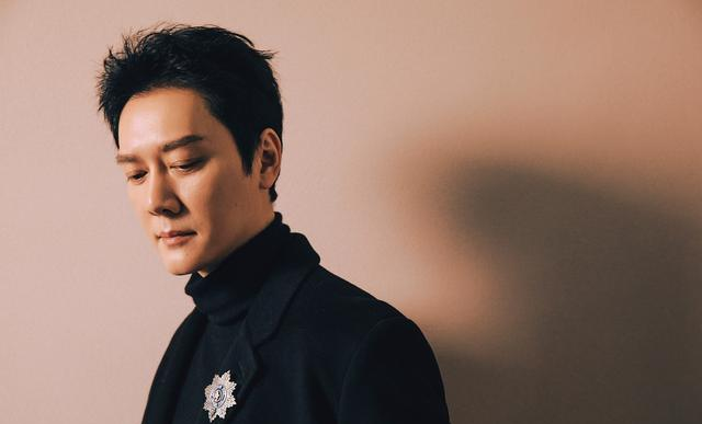 官媒点名秦雯仅1天，令人担心的事接连发生，遭殃的何止冯绍峰