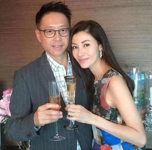 王晶评港圈四大美人：青霞男相，嘉欣没肉，祖贤腿丑，她最完美