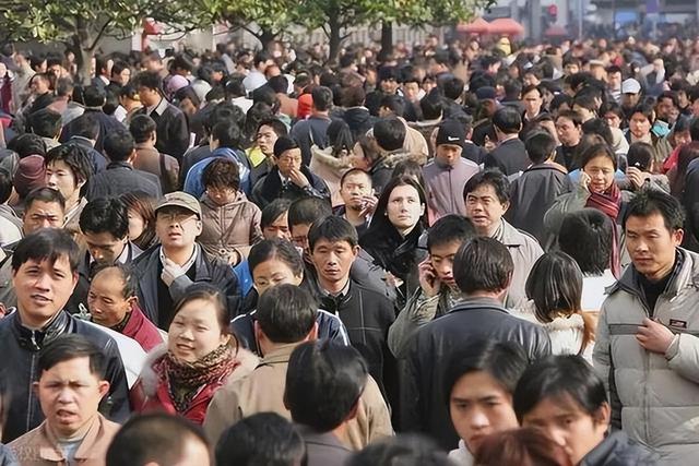 美国人口3.41亿，俄罗斯1.44亿，为何中国14.08亿还担忧人口问题