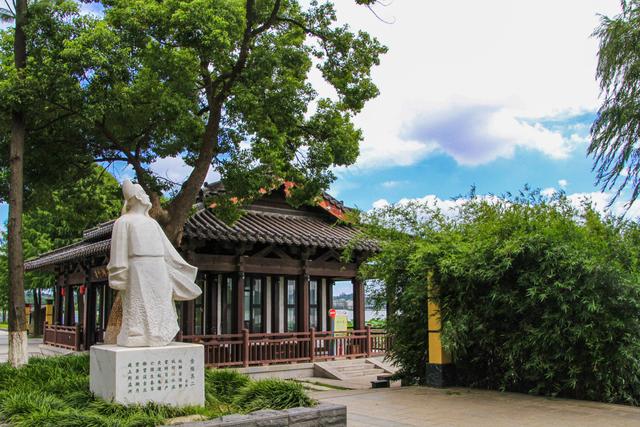 你书我说 寻访名著中的大美江苏⑤⑨|“金陵明珠”玄武湖，千年诗话映烟波