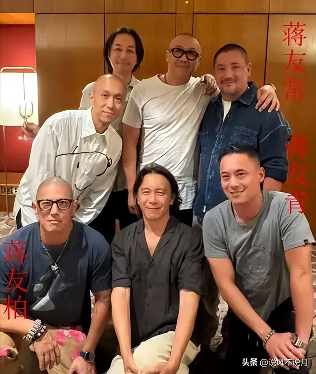 蒋介石曾孙告别台湾，宣告扎根大陆认祖归宗，还参观了南京总统府