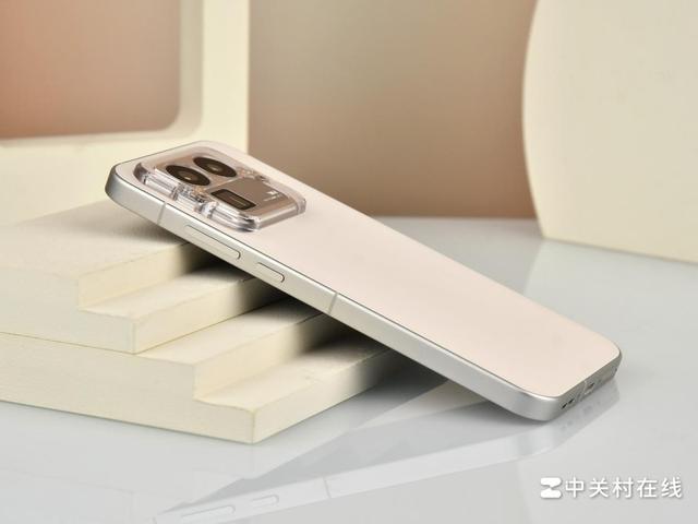 深入解读真我GT8系列的区别：标准版性价比高，Pro综合强！