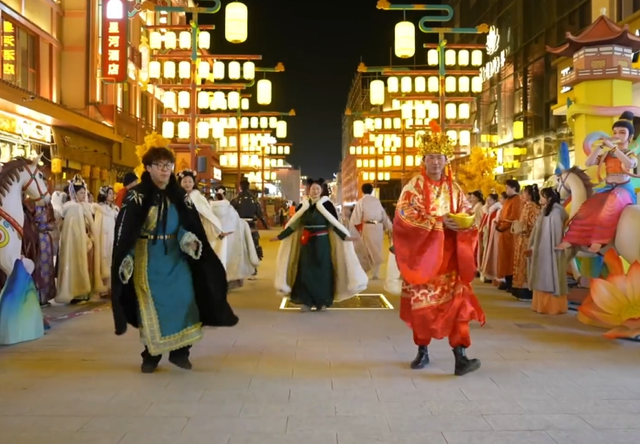 灯海织锦绣 银票迎新年—— 敦煌灯会邀您共赴跨年之约
