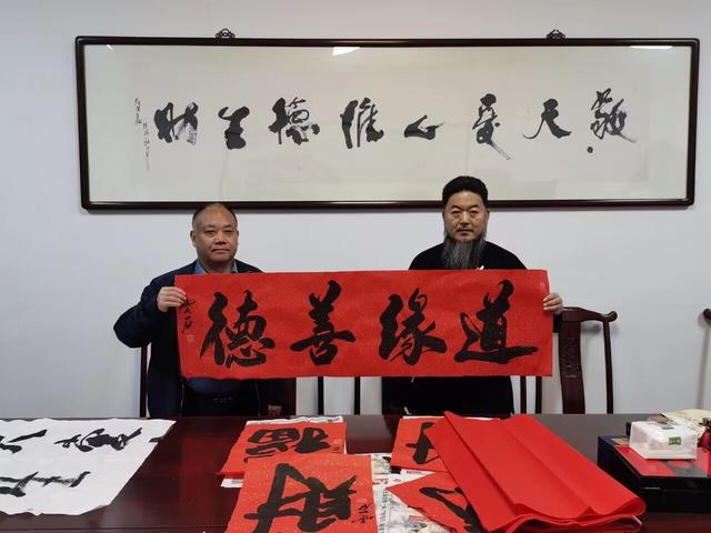 释永信家庭情况：大哥开武校，四弟已出家，母亲和二哥一起生活