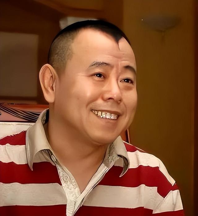 全家移民真相大白2年，享正师级待遇的潘长江，已走上另一条大道