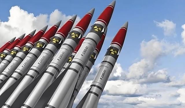 中国公布阅兵名单，特朗普终于等到中方回复，八个字让他彻底死心