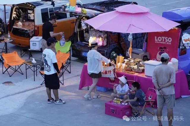 驻唱燃夜、灯光秀,还有海上飞龙汇!蟳埔渔人码头精彩不停歇!