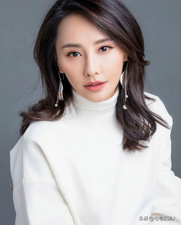 “红杏出墙”！这5位给老公戴帽子的女星，简直堪比现代版潘金莲