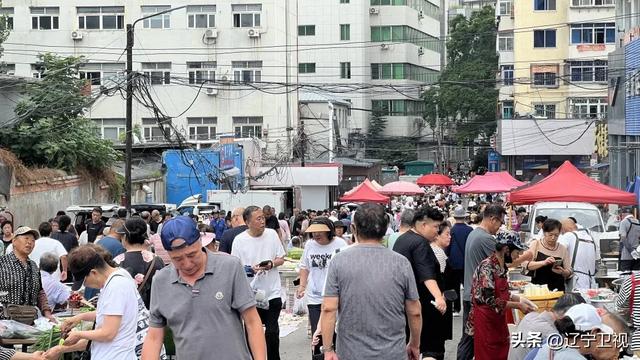 清晨6点的本溪烟火江湖！东北早市的快乐，谁懂啊？