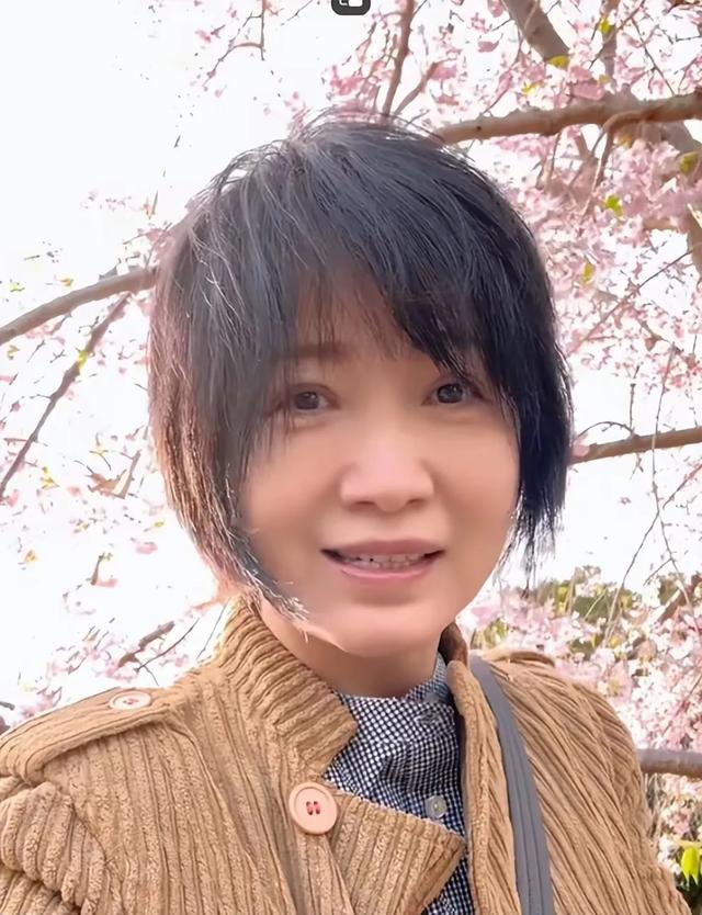 她5次上春晚，被恩师骗怀孕，自杀未遂不幸流产，57岁却依旧单身