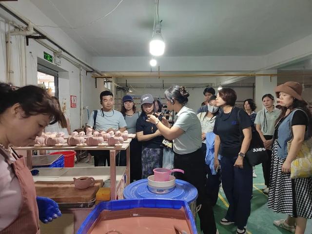 陕西省旅游协会研学旅行分会走进铜川耀瓷文创园 共谋研学新发展