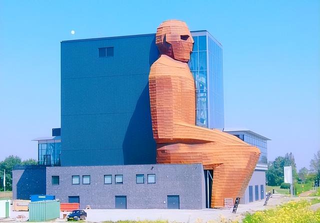 荷兰“重口味”博物馆，内部人体结构逼真，女游客不敢看