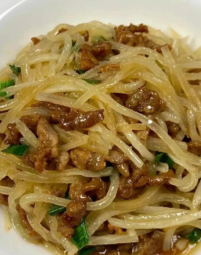 “冬天萝卜赛人参”，多吃一清热解毒，二健胃消食，三止咳化痰