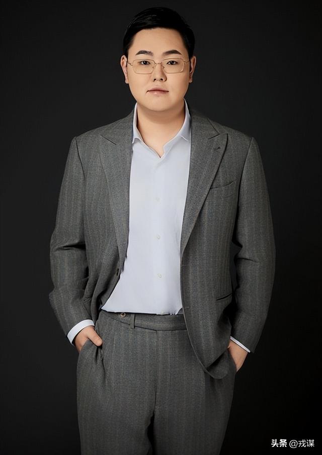 房企不炒房改卖玉？玉器城变直播基地	，2.4亿战绩太疯狂！