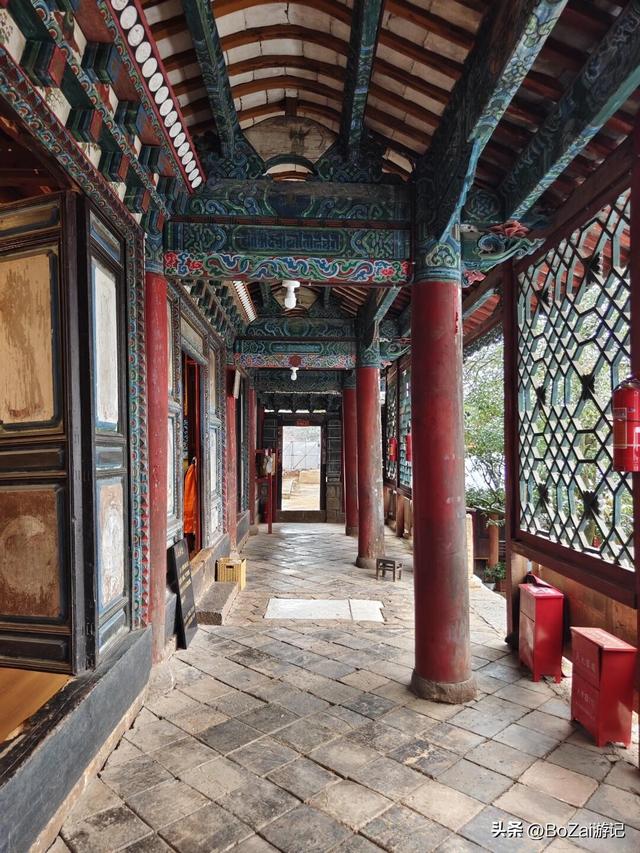 探秘小众古迹，丽江普济寺揭秘，乾隆年间的藏传佛教神秘寺院