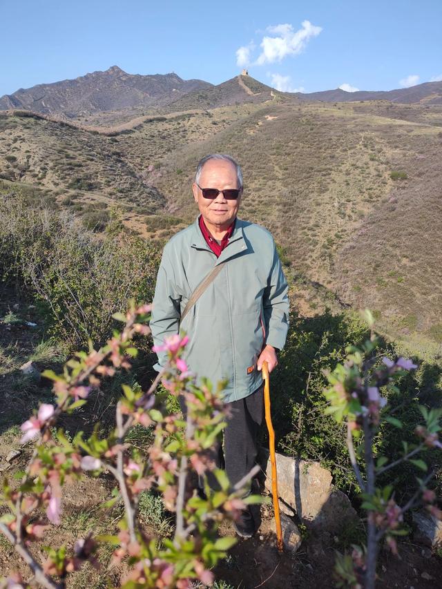 宣化红一师战友军嫂青边口长城赏花照片集