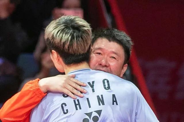 2：0夺冠，中国队终于赢了，10年，等了整整10年，这一刻等的太久