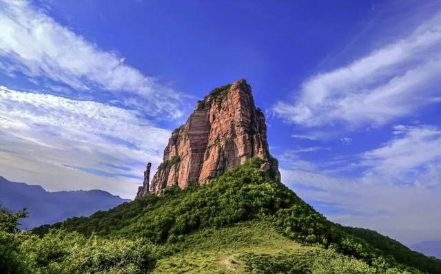 即日起至9月15日，嶂石岩景区对河北省游客免门票
