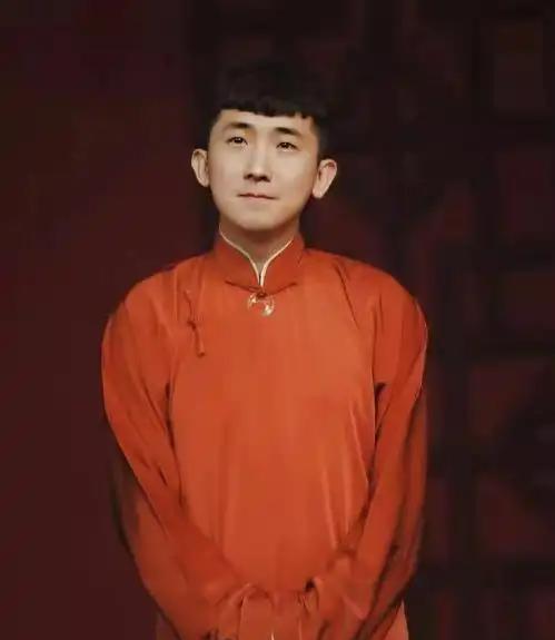 一波未平一波又起！德云社内讧之际，曹云金感谢郭德纲教做人！