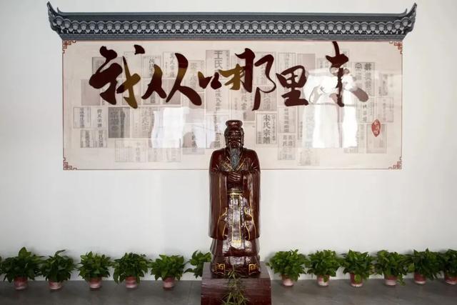 地下探秘，地上逛吃！