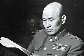 淮海战役时，华中白崇禧为啥拒绝参战？甚至扣下了老蒋的三个军！图片