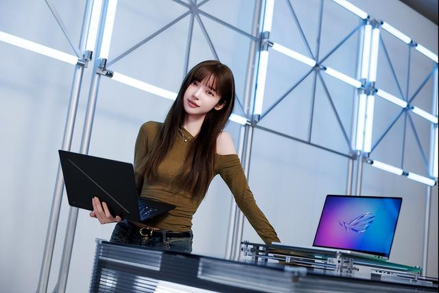 ROG幻Air 2025，差旅达人的移动工作站