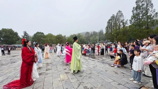 国庆首日嗨翻随州大洪山！打卡、狂欢、互动，这波仪式感直接拉满！