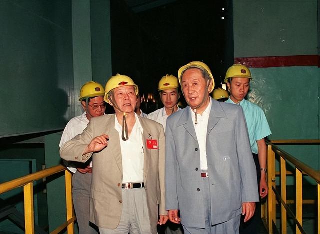 李瑞环说：叶选平是叶帅的儿子，但水平比我高，为啥不能当省长？