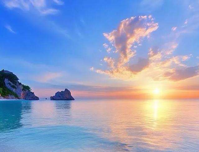 海平面上的霞光
