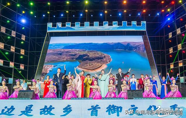 偏关：非遗之夜让长城“开口讲故事”