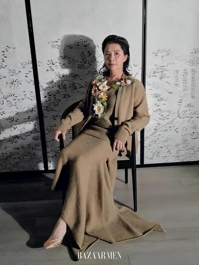 原来他是迟蓬丈夫，难怪66岁能出演《生万物》，有个好丈夫太重要