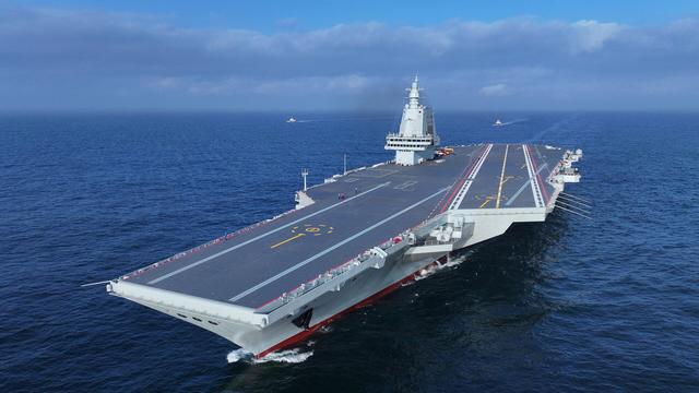 王毅通告全球，不许日本碰台湾，封海超300小时，中方出动福建舰