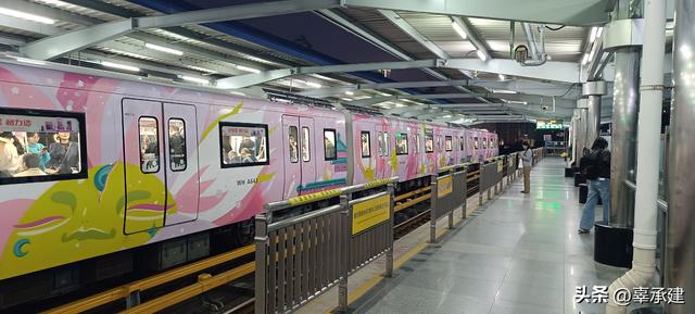 续游武汉江汉路步行街