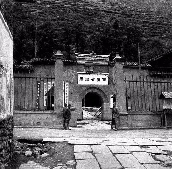 一位大学教授镜头中：“旧社会”的中国，居然是这个样子