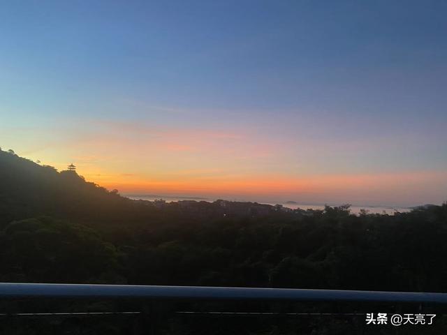 来厦门旅行，怎能不看一次海上日出