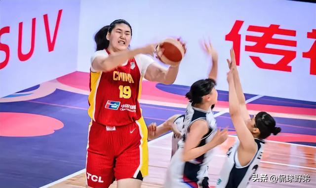 降维打击？18岁2米26的张子宇8投8中，18分4篮板渐入佳境！