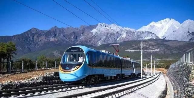 砸30亿竟日亏28万？丽江观光火车一声汽笛停了！