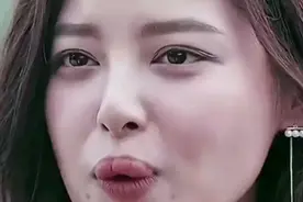 辛芷蕾的厚嘴唇是整的？跟早期对比明显不是因为嘴唇性感喜欢她图片
